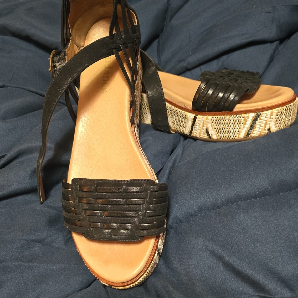 Sundance Black and Tan Casual Sandals